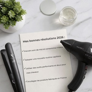 Pour 2026, je m’engage à prendre soin de moi et de mes cheveux ! 💁♀️ En optant pour des outils de coiffure performants et doux, fabriqués en France, je privilégie la qualité et le respect de ma chevelure. 🌿💖 Ensemble, choisissons de consommer mieux et de célébrer notre beauté au naturel ! #VelectaParis #sèchecheveux #FabricationFrançaise #SavoirFaire #Résolutions2026 #PrendreSoinDeSoi #ConsommerMieux