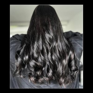 Grâce à un séchage précis réalisé avec un appareil Velecta® Paris, @emmcoiff_ révèle toute la profondeur et la souplesse de cette chevelure. Une finition professionnelle, tout en douceur.#VelectaParis #Hair #Inspiration