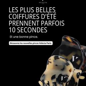 L'été, on a souvent envie de coiffures simples.Celles qui se réalisent en quelques secondes, mais donnent immédiatement une allure soignée.Une demi-queue pour dégager le visage.Un chignon flou avant de sortir.Des cheveux relevés quand les températures grimpent.Pas besoin de passer une heure devant le miroir pour se sentir bien coiffée.Parfois, il suffit simplement du bon accessoire.Les nouvelles pinces Velecta Paris ont été pensées pour accompagner tous ces gestes du quotidien avec élégance, que ce soit pour une journée de travail, une balade en ville ou une soirée d'été.Disponibles en plusieurs formats et trois coloris intemporels — écaille foncée, écaille claire et nacre — elles s'intègrent facilement à toutes vos envies de coiffure.Parce que les plus belles coiffures sont souvent les plus simples.Quelle est votre coiffure d'été préférée : chignon, demi-queue ou cheveux relevés ?#PinceCheveux #CoiffureÉté #AccessoireCheveux #CoiffureFacile #CheveuxLongs