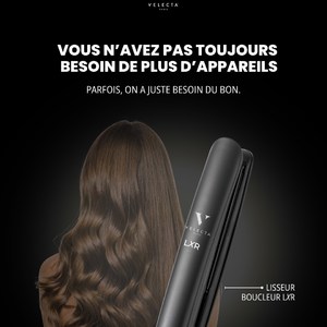 On pense souvent qu’il faut multiplier les appareils pour obtenir différents résultats : un lisseur pour discipliner, un boucleur pour créer du mouvement, un autre outil pour retoucher rapidement sa coiffure…Et pourtant, une routine plus simple est souvent aussi une routine plus agréable à vivre au quotidien.Avec le LXR, l’idée n’est pas d’en faire plus. C’est justement de pouvoir lisser, créer un wavy souple ou retravailler une coiffure avec un seul outil, selon l’envie du moment.Parce qu’aujourd’hui, ce qu’on recherche le plus souvent, ce n’est pas une coiffure figée ou compliquée. C’est un résultat : • rapide à réaliser • confortable au quotidien • élégant sans effort • et suffisamment polyvalent pour s’adapter à plusieurs stylesGrâce à son format pensé pour accompagner le mouvement, le LXR permet de passer d’un rendu lisse à des ondulations plus souples sans multiplier les gestes ni surcharger la routine.L’outil qu’on utilise vraiment souvent… parce qu’il simplifie les choses.Pour découvrir le lisseur-boucleur LXR et imaginer votre prochaine routine coiffage, rendez-vous via le lien en bio ✨#LisseurBoucleur #WavyHair #RoutineCheveux #CoiffureFacile #CheveuxBrillants #VelectaParis