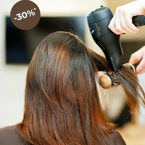 🌍✨À l’occasion de la journée mondiale contre la douleur, nous mettons en avant nos deux sèche-cheveux phares qui allient technologie et confort. Les Troubles Musculo-Squelettiques (TMS) sont effectivement une préoccupation majeure pour les coiffeurs. 🗓️Du 15 octobre au 20 octobre, bénéficiez de 30% de remise sur l’Iconic TGR 1.7, notre modèle ultra-léger, conçu pour réduire les tensions musculaires et profiter d’un séchage agréable sans effort. Optez également pour l’Original Silence 1.7 i, notre sèche-cheveux ultra-silencieux, qui vous enveloppe dans un cocon de sérénité, loin des nuisances sonores. 🌟Ne manquez pas cette occasion de vous offrir des appareils qui prennent soin de vous. Velecta® Paris : l’alliance parfaite entre bien-être et performance. Rejoignez-nous pour célébrer le confort et l’apaisement au quotidien ! #VelectaParis #Velecta #fabriquéenFrance #journeemondiale #tms