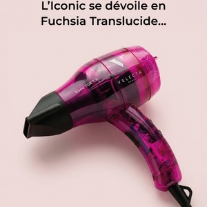 Notre nouveauté ICONIC TGR 1.7 s’habille de fuchsia translucide et ouvre dès à présent ses précommandes. Une teinte lumineuse pour sublimer un sèche-cheveux au caractère iconique, où puissance, précision et raffinement ne font qu’un. Son design, ses finitions translucides et ses performances professionnelles en font un incontournable pour les experts de la coiffure comme pour les passionnés de beauté à la maison. Précommandez-le dès maintenant. #VelectaParis #sechecheveux #FabricationFrancaise