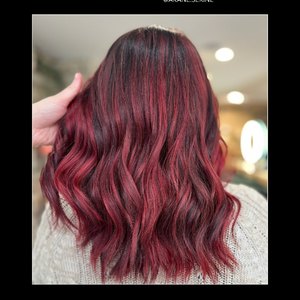 Une couleur profonde et vibrante réalisée par les talents de @ateliercoiffurebyadeteva & @akane.sekine 🤩Avec un séchage maîtrisé, la brillance est au rendez-vous. ✨ Les sèche-cheveux Velecta® Paris accompagnent les experts pour révéler tout l’éclat des couleurs intenses.#VelectaParis #Velecta #sèchecheveux #fabriquéenFrance #color #hair #Salon