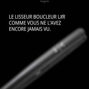 Vous connaissez le LXR… mais pas encore comme ça.Depuis le début, le lisseur-boucleur LXR Velecta Paris a été pensé pour vous permettre de passer du lisse au wavy, de créer du mouvement, de changer de coiffure selon vos envies… avec un seul outil.Cette partie-là, vous la connaissez déjà.Mais si on vous disait qu’une nouvelle façon de le regarder se prépare ?On ne peut pas encore tout vous montrer.Alors pour le moment, on vous laisse avec quelques indices : une nouvelle énergie, de nouvelles nuances, et toujours cette même envie de mêler performance, design et coiffage au quotidien.Regardez bien les prochains contenus… certains détails pourraient vous mettre sur la piste.Une idée de ce qui se prépare ? Dites-nous en commentaire ce que vous imaginez.#LisseurBoucleur #CoiffureWavy #LisseurProfessionnel #CoiffureQuotidienne #VelectaParis